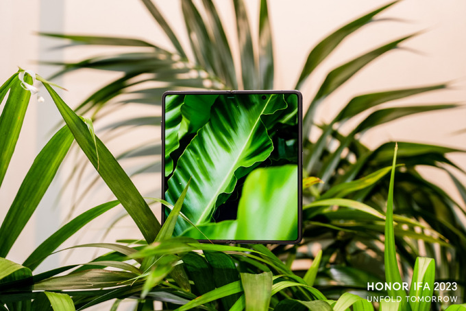 honor magic v2, реклама