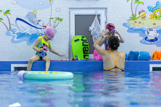 born to swim, бассейн