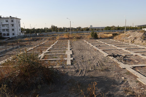 В районе аэродрома Сергели на продажу выставили участок земли