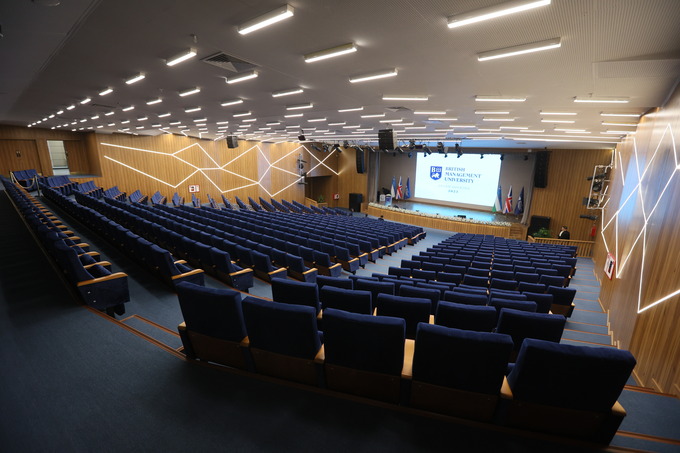 british management university, реклама