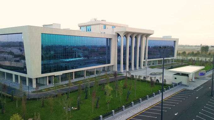 british management university, реклама