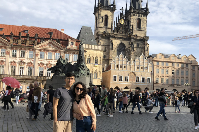 chexiya, xorijda ta'lim