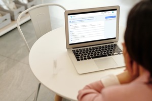 Pensiya va nafaqa to‘lovlarini to‘xtatib turishga onlayn murojaat qilish imkoniyati yaratildi