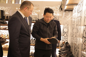 Китайская HL Technology планирует производить в Узбекистане клей