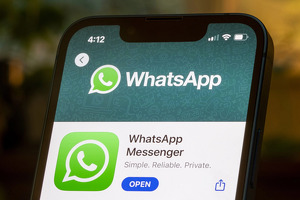 WhatsApp boshqa messenjerlardan xabarlarni qabul qilishi funksiyasini qo‘shmoqchi