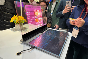 Lenovo shaffof displeyli noutbukini taqdim qildi
