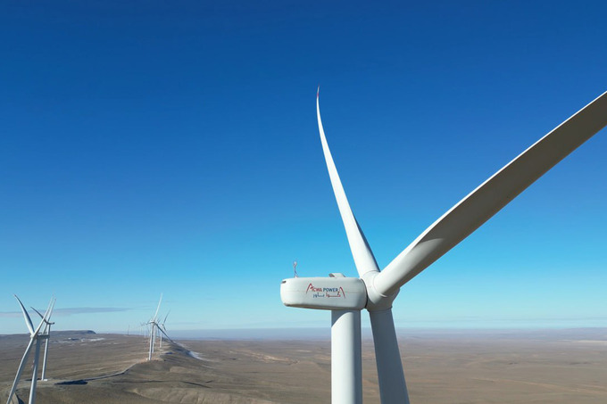 ACWA Power в этом году может запустить ветряные турбины на 400 МВт