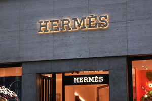 Hermes LVMH’ni ortda qoldirib, dunyodagi eng qimmat brendga aylandi