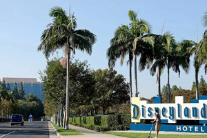 Disney xodimlariga kam maosh to‘lagani uchun sudga berildi