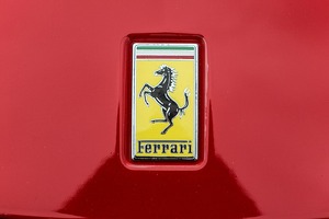Ferrari kompaniyasi AQShda sudga berildi