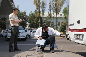 В Ташкенте снова перенесли выдачу экостикеров для автомобилей — на 2026 год