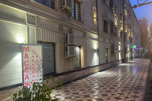 На продажу за долги выставили часть здания в районе рынка «Катартал»