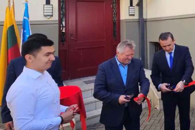 В Клайпеде открылся второй в Литве узбекистанский торговый дом