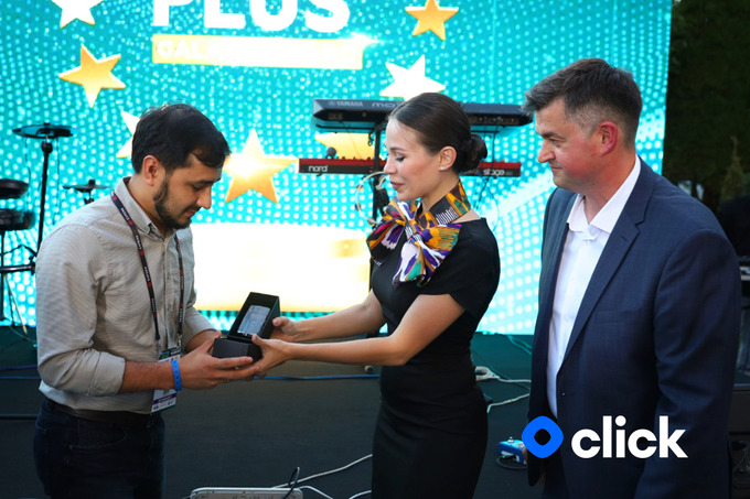 Click получил награду «Лучшая ESG-инициатива в финансах» на международном конкурсе PLUS Galaxy Award