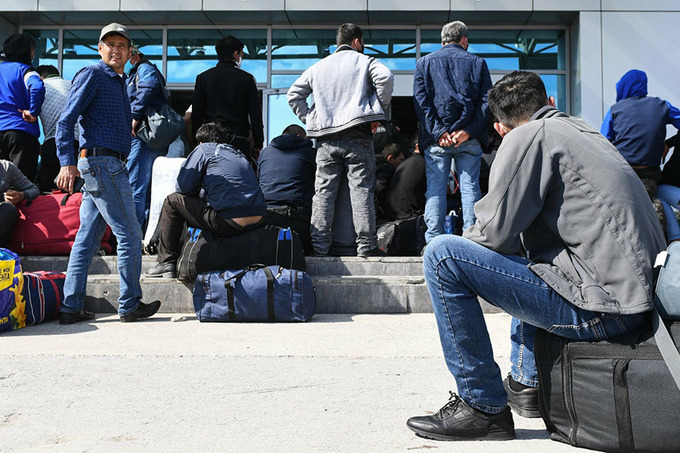 Rossiyada mehnat muhojirlariga qaytish chiptasi pulini oldindan to‘lash talab qilinishi mumkin