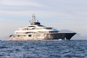 Mark Sukerberg vertolyot maydoniga ega $300 mlnlik yaxta xarid qildi