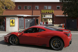 Ferrari начинет принимать криптовалюту для покупок в Евросоюзе