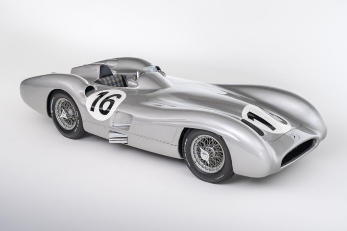 Mercedes-Benz 70 yillik avtomobilini auksionda sotuvga qo‘yadi