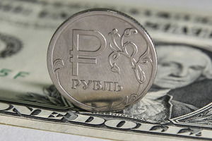 Курс рубля укрепился до максимума с августа 2024 года после разговора Путина и Трампа