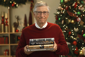 Билл Гейтс порекомендовал пять книг на новогодние каникулы