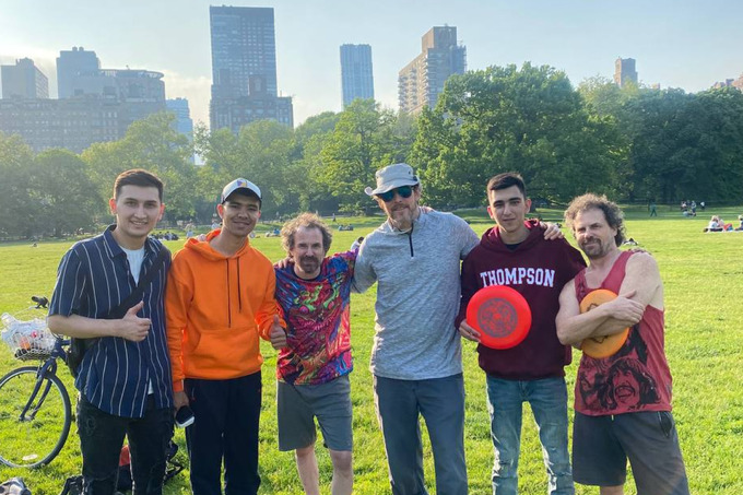 aqsh, hojiakbar mo‘minov, xorijdagi o'zimiznikilar