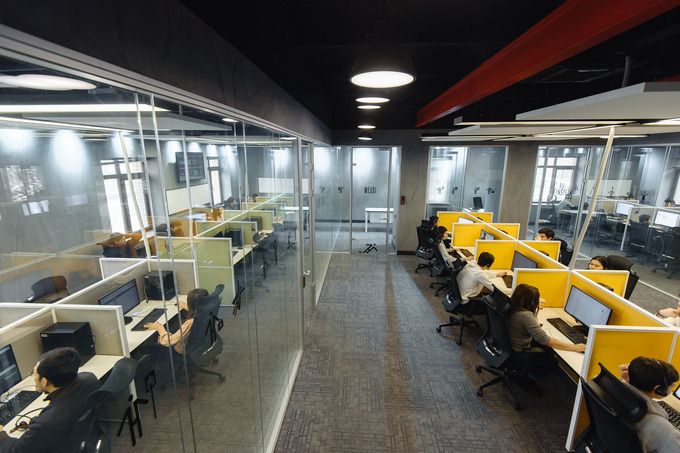 humans, реклама