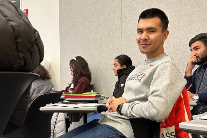 aqsh, hojiakbar mo‘minov, xorijdagi o'zimiznikilar