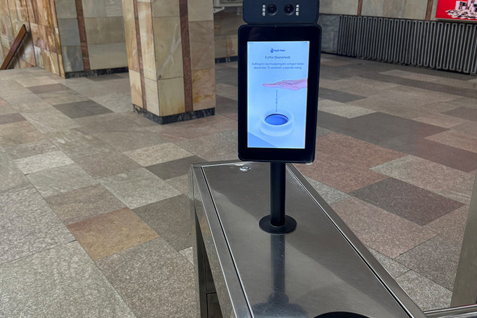 Оплата проезда по ладони заработала на 12 станциях метро Ташкента