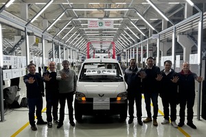 На заводе Asaka Motors началось производство минивэна Wuling N111
