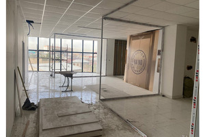 В районе рынка Урикзор на продажу выставили здание частной клиники