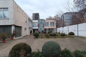 Здание больницы в районе Алайского рынка купили почти за 64 млрд сумов