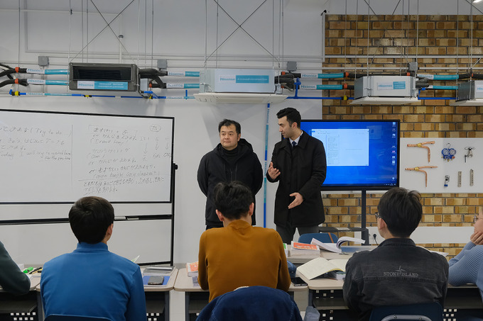 kimyo universiteti, reklama