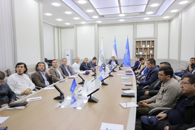 savdo-sanoat palatasi, mebel ishlab chiqaruvchi, hunarmandlar