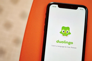 Duolingo sun’iy intellekt qila oladigan ishlarni bajaradigan xodimlarni ishga olishni to‘xtatadi