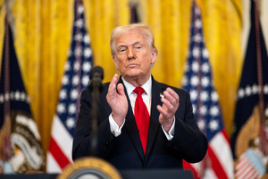 Трамп подает иск против издания The New York Times на $15 млрд за клевету