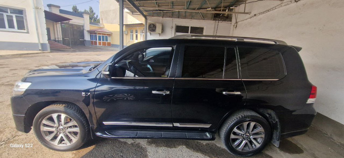 автомобили, аукцион, узбекнефтегаз