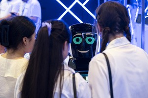 O‘zbekistonlik yosh muhandislar 2 mingta robot yasab dunyo rekordini yangilamoqchi