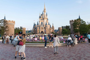 Abu-Dabida Disneylend parki quriladi — CNN