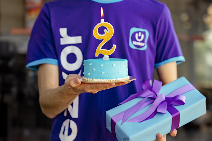 Uzum Tezkor отмечает двухлетие: сервис побил рекорд заказов, установленный в распродажу «11.11»