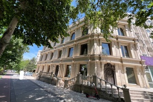 БПИ выставило на продажу здание свадебного салона в районе Бешагача