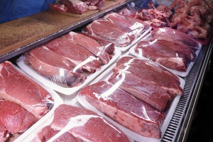 Prezident go‘sht importiga qaramlikni qisqartirish uchun ozuqa masalasini hal qilishni topshirdi