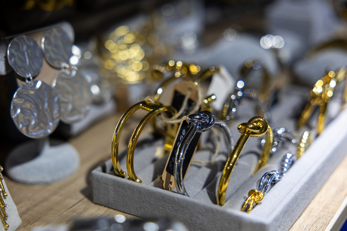 stone city, бернар арно, мода, франция