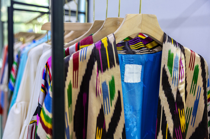 stone city, бернар арно, мода, франция