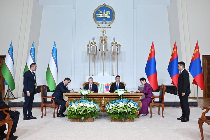 горная промышленность, монголия, шавкат мирзиеев