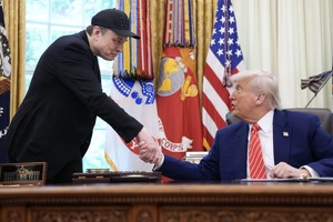 Tramp bilan nizo Ilon Maskning biznes imperiyasini qanday xavf ostiga qo‘ydi