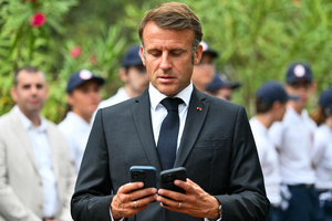 Makron Fransiyada 15 yoshgacha bo‘lgan bolalarga ijtimoiy tarmoqlarni taqiqlamoqchi