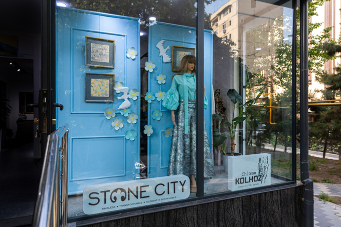 stone city, бернар арно, мода, франция