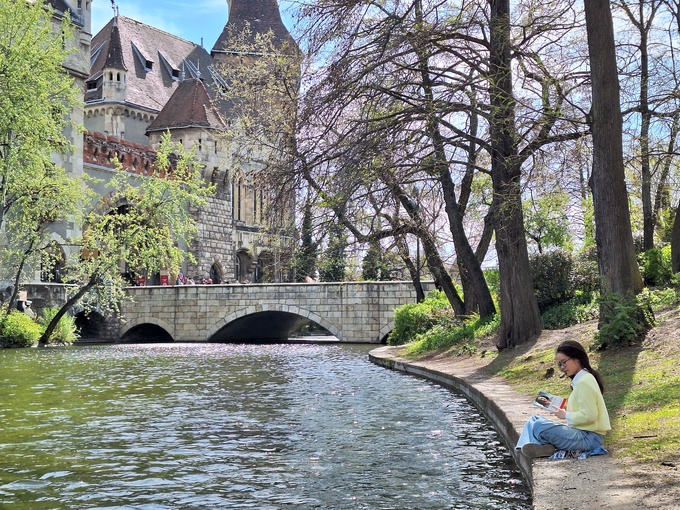 barno dusiyarova, vengriya, xorijda ta'lim