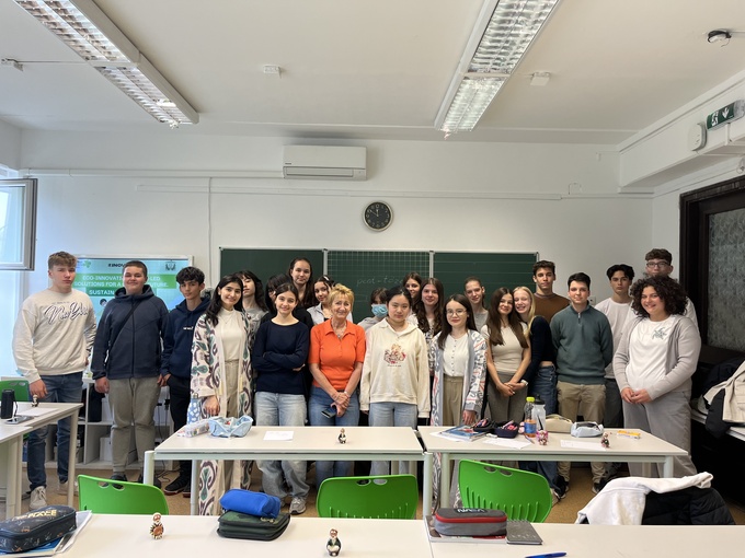 barno dusiyarova, vengriya, xorijda ta'lim