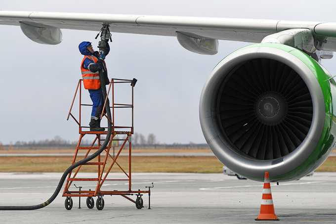 O‘zbekistonda aviachiptalar narxining yuqoriligi kerosin tanqisligi bilan bog‘liq — Raqobat qo‘mitasi